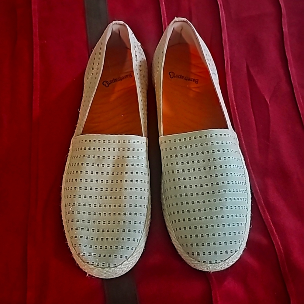 Baretraps Loafers NWOT
